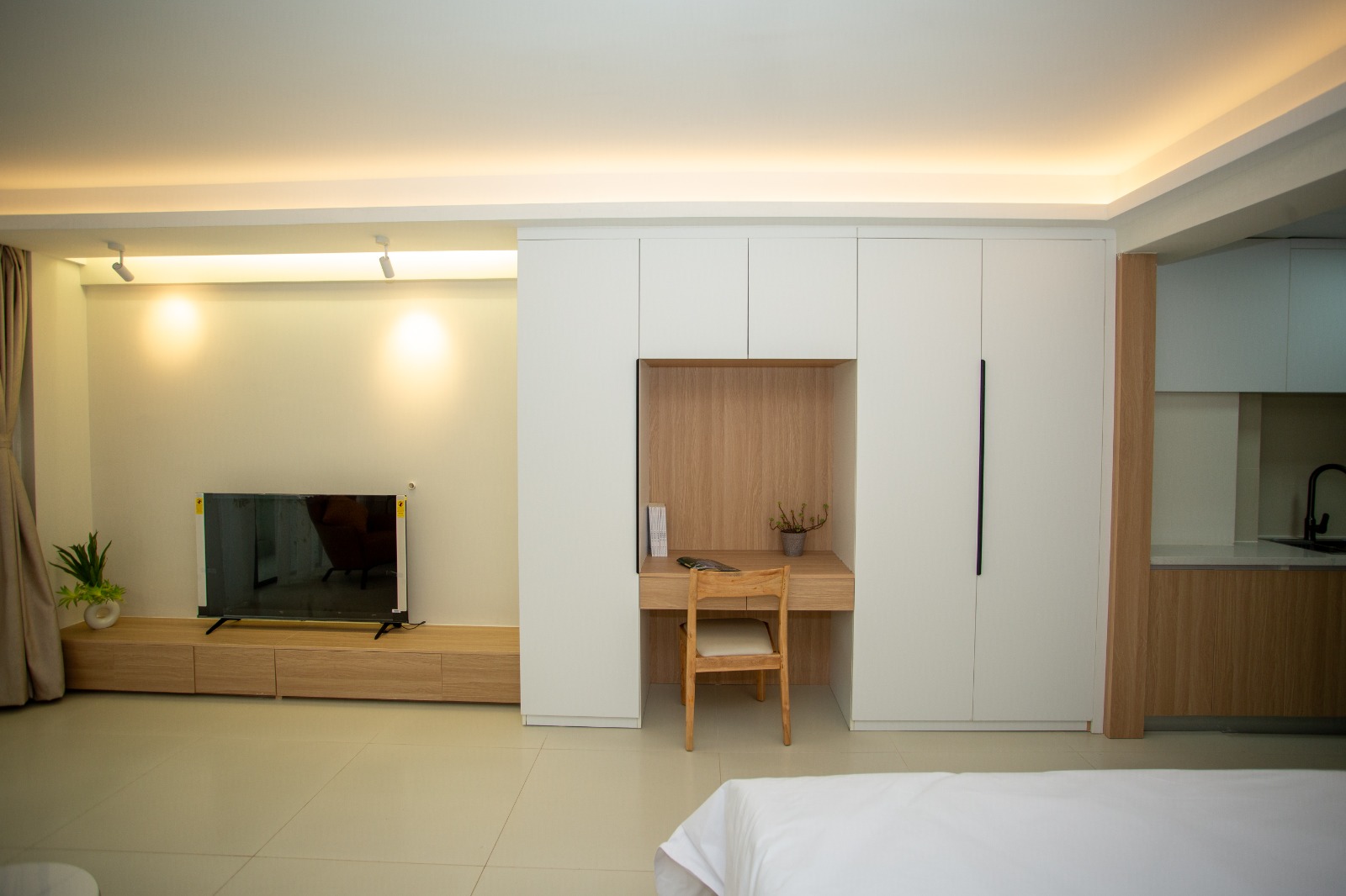 Amber-Bay-Interior Image 2025-11-04 at 04.43.24 (2)